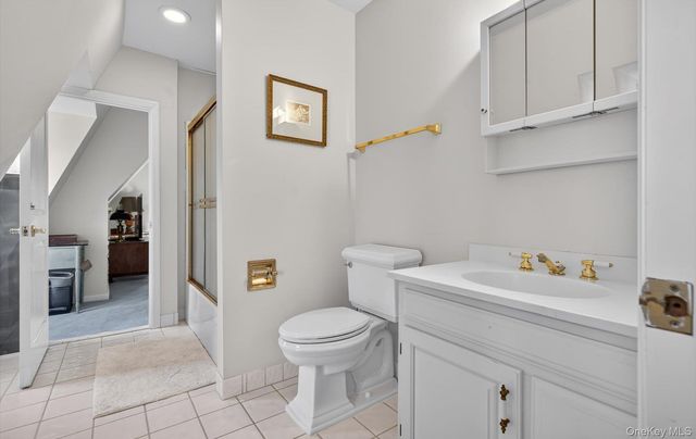 38 Tiffany Road, Oyster Bay Cove, NY 11771