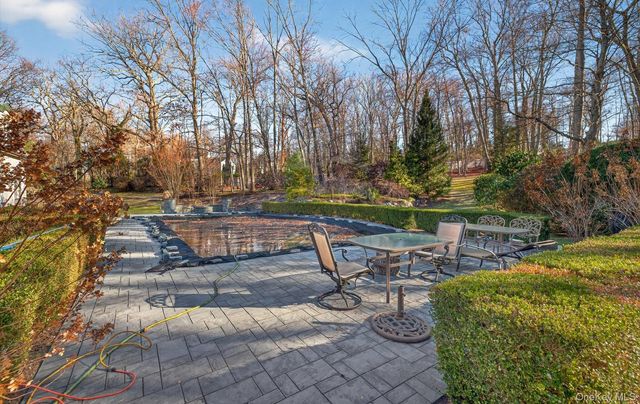 38 Tiffany Road, Oyster Bay Cove, NY 11771