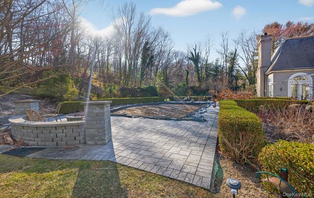 38 Tiffany Road, Oyster Bay Cove, NY 11771