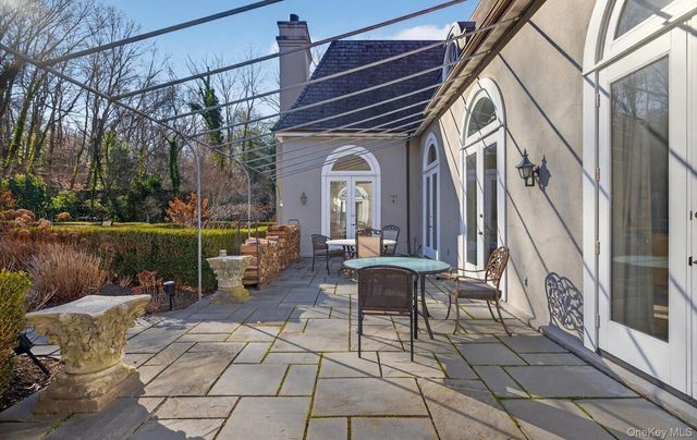 38 Tiffany Road, Oyster Bay Cove, NY 11771