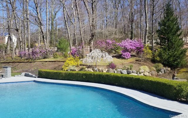 38 Tiffany Road, Oyster Bay Cove, NY 11771