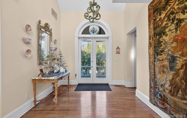 38 Tiffany Road, Oyster Bay Cove, NY 11771