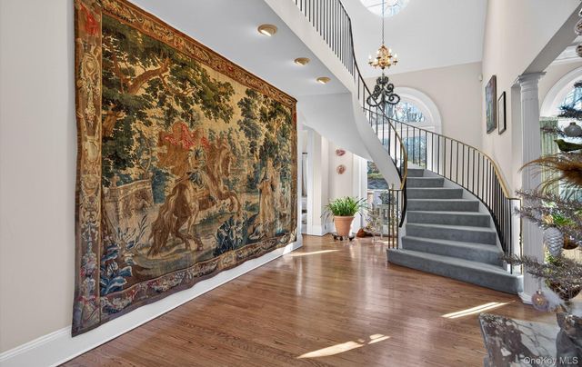 38 Tiffany Road, Oyster Bay Cove, NY 11771