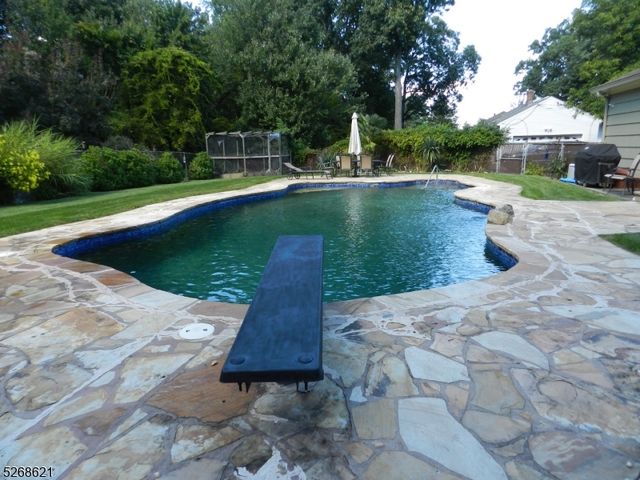 18 Stone Drive, West Orange Twp., NJ 07052