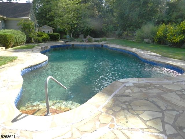 18 Stone Drive, West Orange Twp., NJ 07052