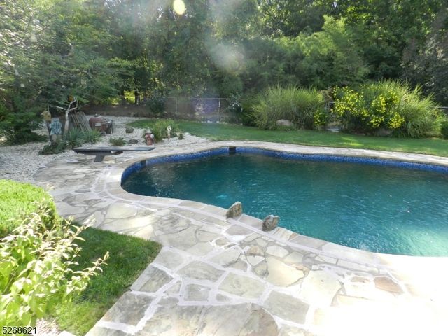 18 Stone Drive, West Orange Twp., NJ 07052