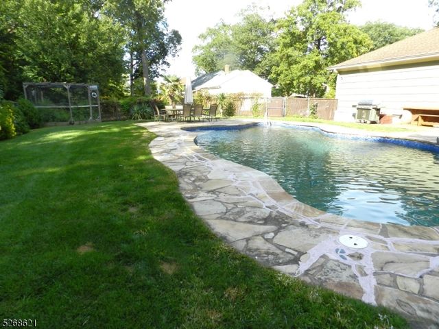 18 Stone Drive, West Orange Twp., NJ 07052