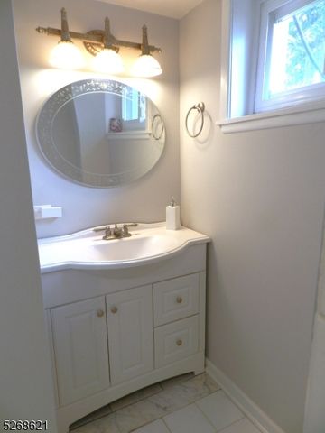 18 Stone Drive, West Orange Twp., NJ 07052