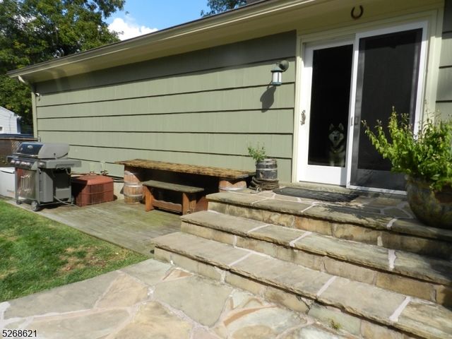 18 Stone Drive, West Orange Twp., NJ 07052