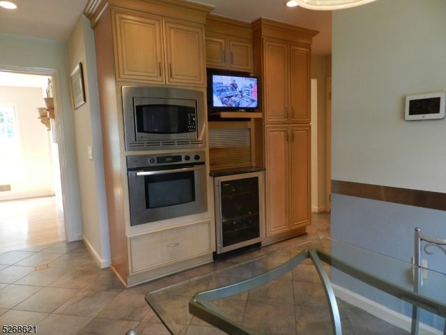 18 Stone Drive, West Orange Twp., NJ 07052