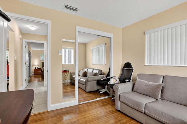 6945 NW 14th Street, Margate, FL 33063