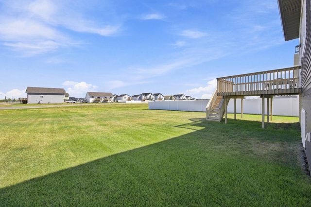 7318 Madelyn Lane S, Fargo, ND 58104