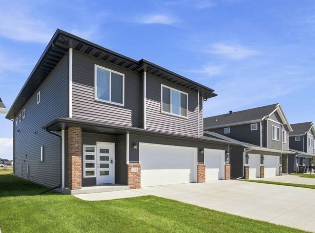 7318 Madelyn Lane S, Fargo, ND 58104