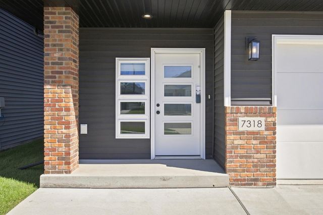 7318 Madelyn Lane S, Fargo, ND 58104