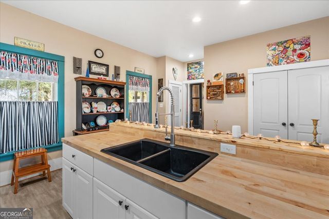 66 Merritt Street, Hawkinsville, GA 31036