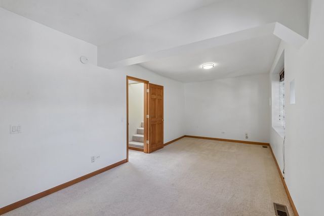 1133 W CORNELIA Avenue B, Chicago, IL 60657