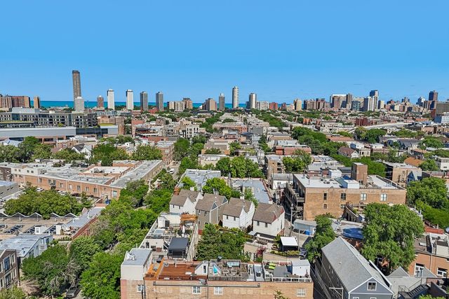 1133 W CORNELIA Avenue B, Chicago, IL 60657