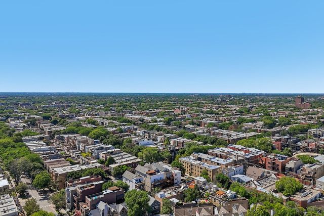 1133 W CORNELIA Avenue B, Chicago, IL 60657