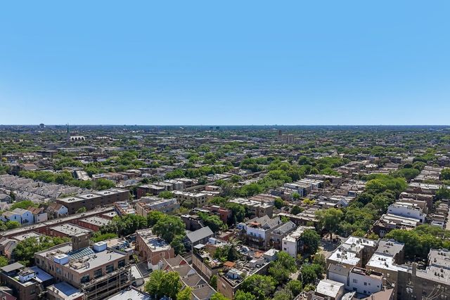 1133 W CORNELIA Avenue B, Chicago, IL 60657