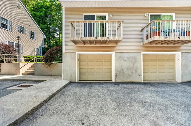 300 West Street 8, Mount Kisco, NY 10549