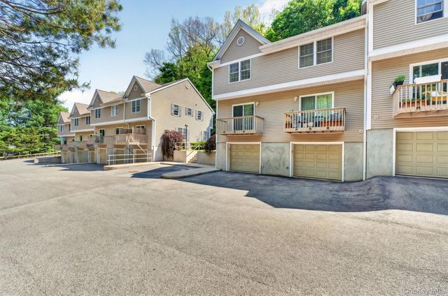 300 West Street 8, Mount Kisco, NY 10549