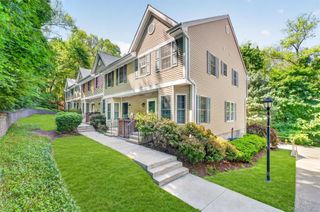 300 West Street 8, Mount Kisco, NY 10549