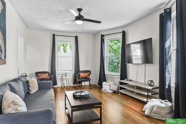 2707 S 10 Street, Omaha, NE 68108