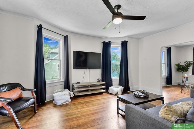 2707 S 10 Street, Omaha, NE 68108