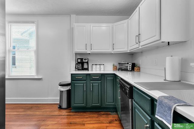 2707 S 10 Street, Omaha, NE 68108