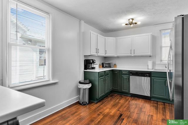 2707 S 10 Street, Omaha, NE 68108