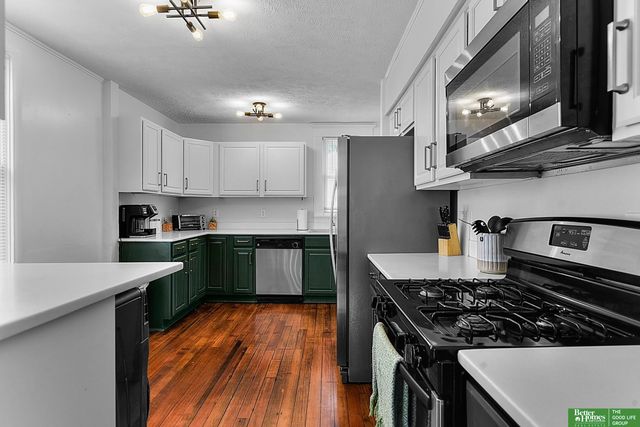 2707 S 10 Street, Omaha, NE 68108