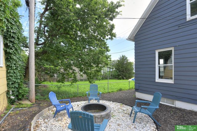 2707 S 10 Street, Omaha, NE 68108