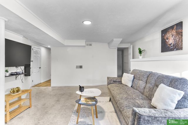 2707 S 10 Street, Omaha, NE 68108