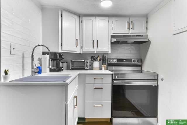 2707 S 10 Street, Omaha, NE 68108