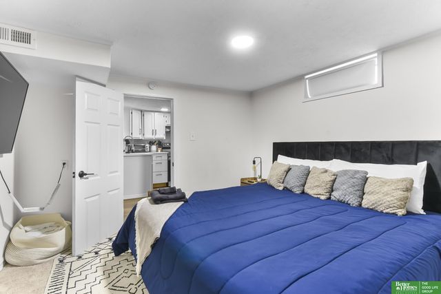 2707 S 10 Street, Omaha, NE 68108