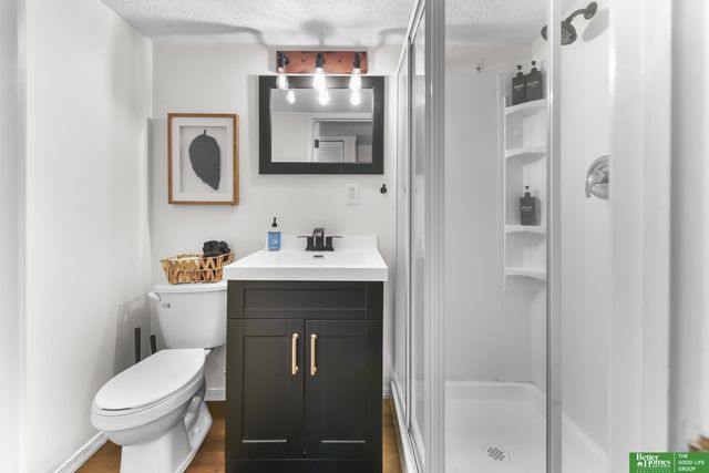 2707 S 10 Street, Omaha, NE 68108