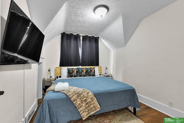 2707 S 10 Street, Omaha, NE 68108