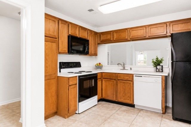 5315 San Mateo Court, Arlington, TX 76017