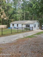 4001 Hodge Drive, Beaufort, SC 29906