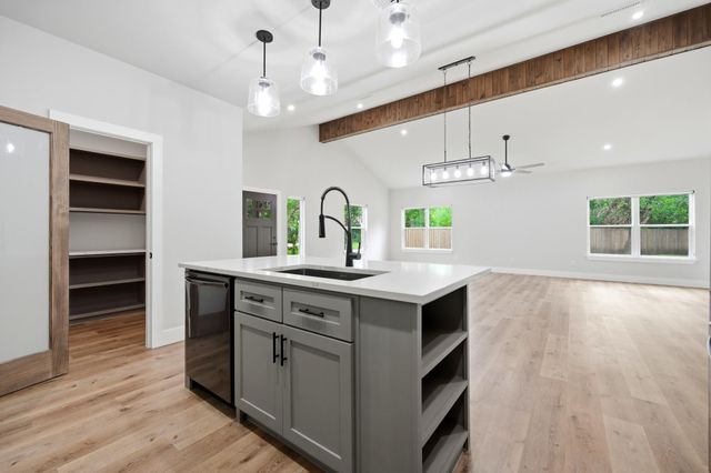 6 Chapotec CIR, Wimberley, TX 78676