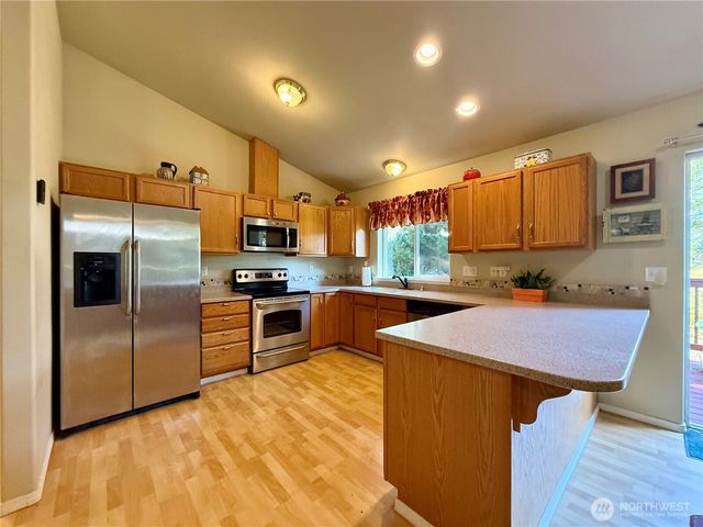 736 Duck Lake Drive SE, Ocean Shores, WA 98569