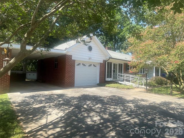 1099 Amherst Road, Morganton, NC 28655