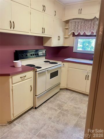 1099 Amherst Road, Morganton, NC 28655