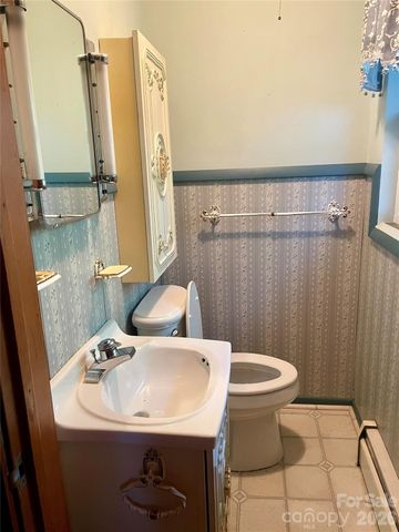 1099 Amherst Road, Morganton, NC 28655