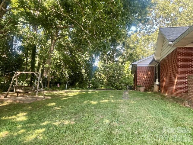 1099 Amherst Road, Morganton, NC 28655