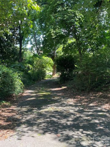 1099 Amherst Road, Morganton, NC 28655