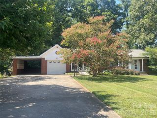 1099 Amherst Road, Morganton, NC 28655