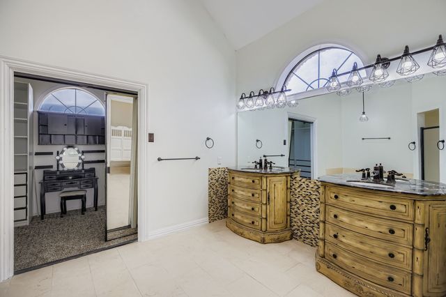 2210 Club Creek Circle, Garland, TX 75043