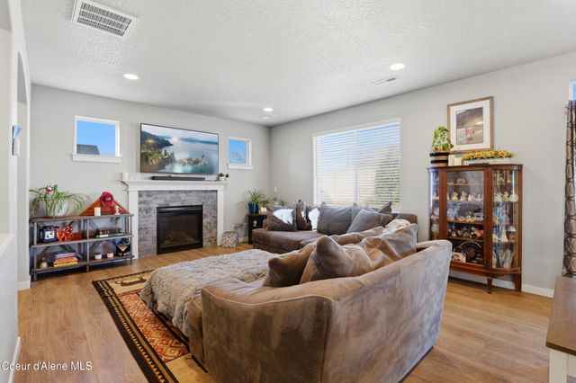 6456 W Irish Cir, Rathdrum, ID 83858