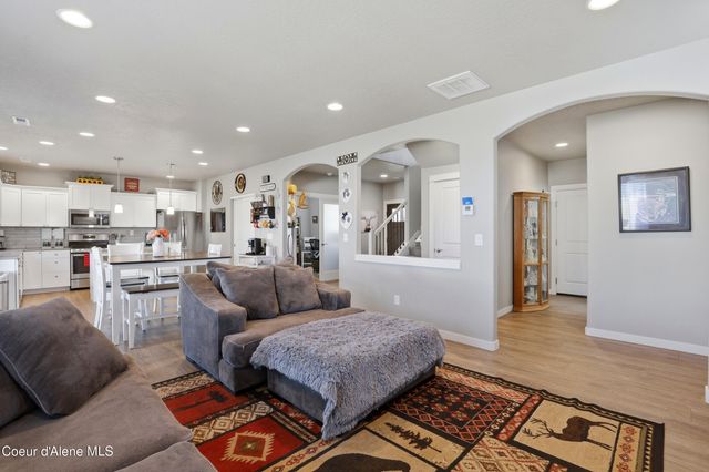 6456 W Irish Cir, Rathdrum, ID 83858